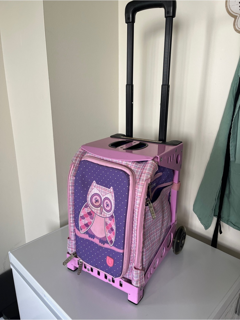 Züca Trolley backpack with sitting frame